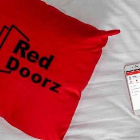 Reddoorz Near Plaza Atrium Senen Hotel Jacarta Exterior foto