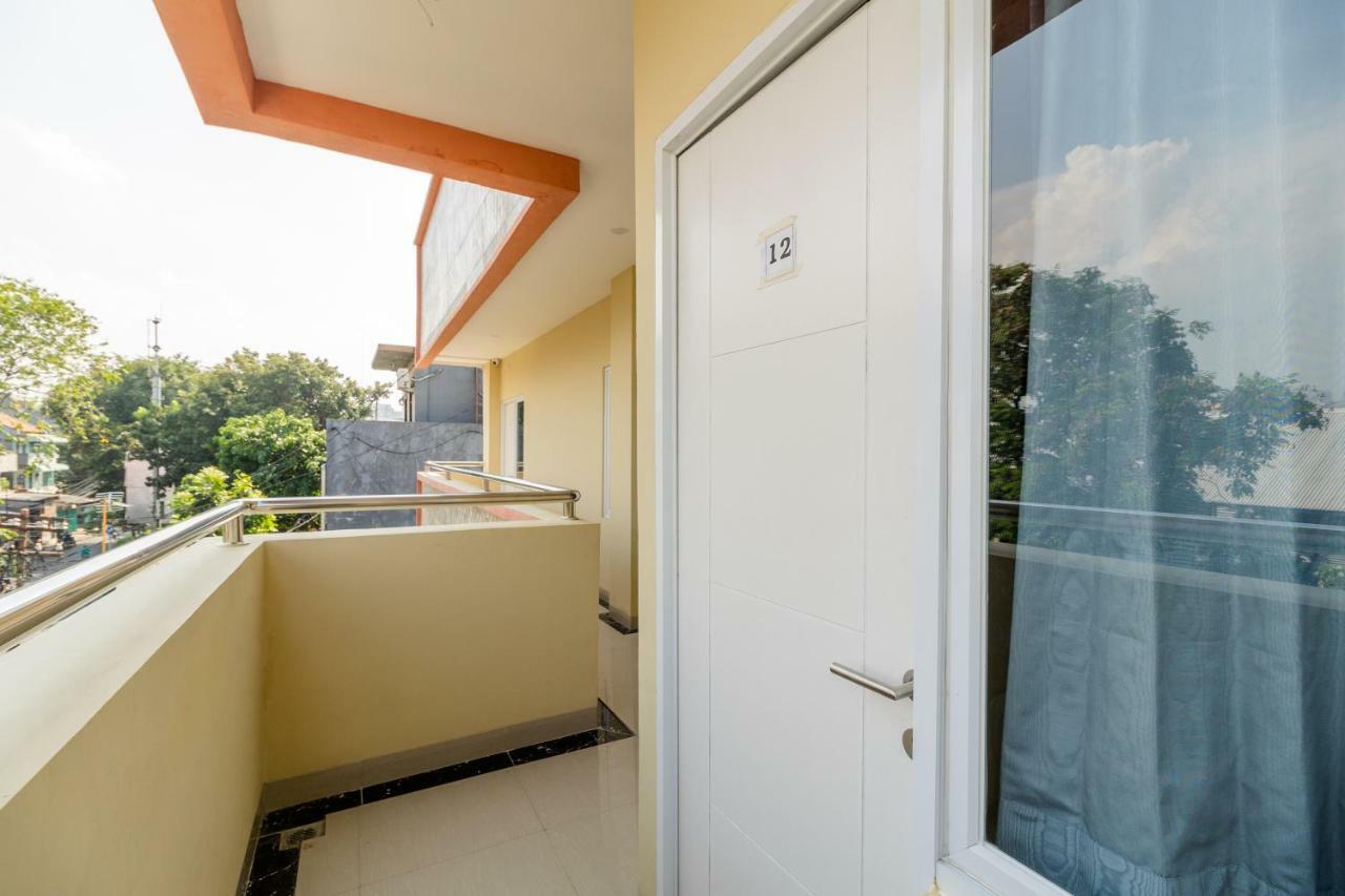 Reddoorz Near Plaza Atrium Senen Hotel Jacarta Exterior foto