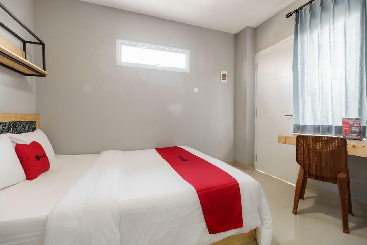 Reddoorz Near Plaza Atrium Senen Hotel Jacarta Exterior foto