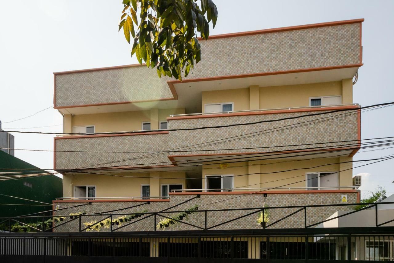 Reddoorz Near Plaza Atrium Senen Hotel Jacarta Exterior foto