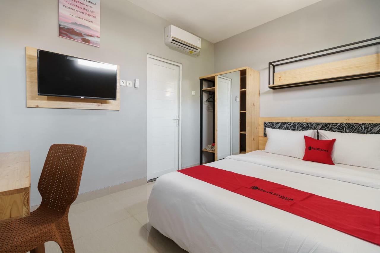 Reddoorz Near Plaza Atrium Senen Hotel Jacarta Exterior foto